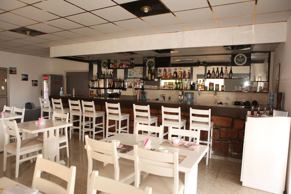 Polyxeni Hotel Apartments Limassol Kültér fotó