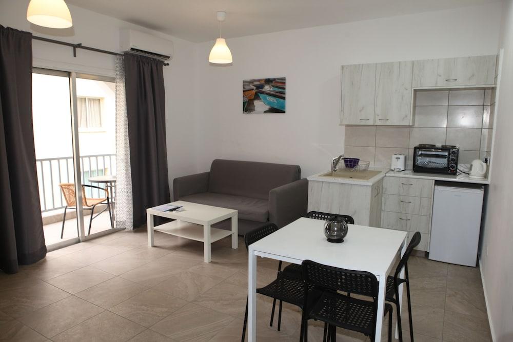 Polyxeni Hotel Apartments Limassol Kültér fotó