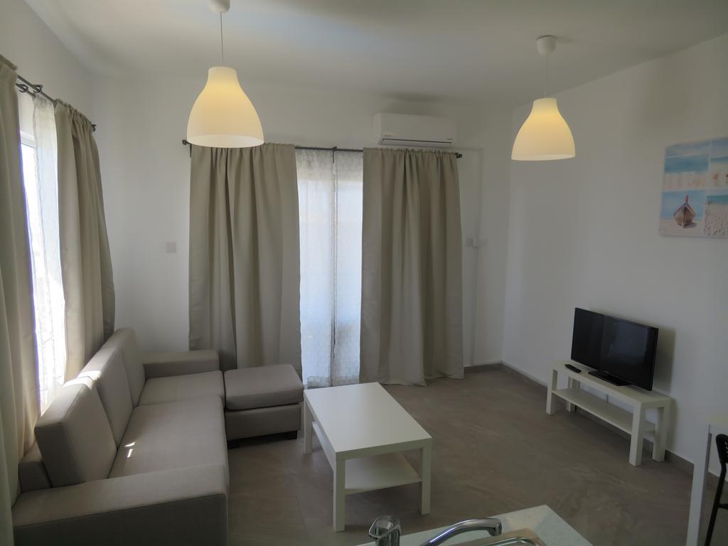 Polyxeni Hotel Apartments Limassol Kültér fotó