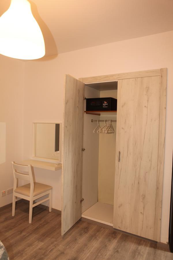 Polyxeni Hotel Apartments Limassol Kültér fotó