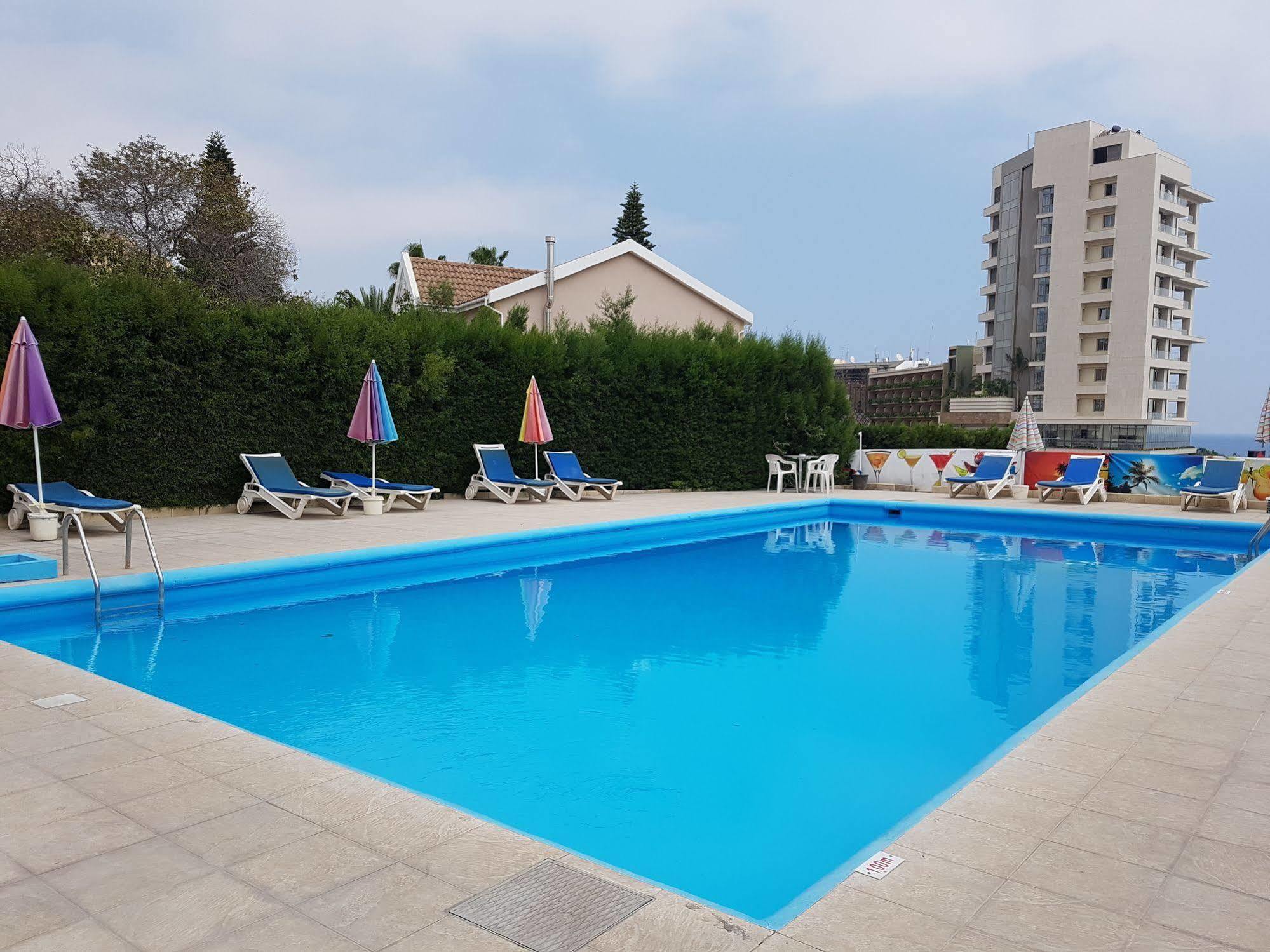 Polyxeni Hotel Apartments Limassol Kültér fotó