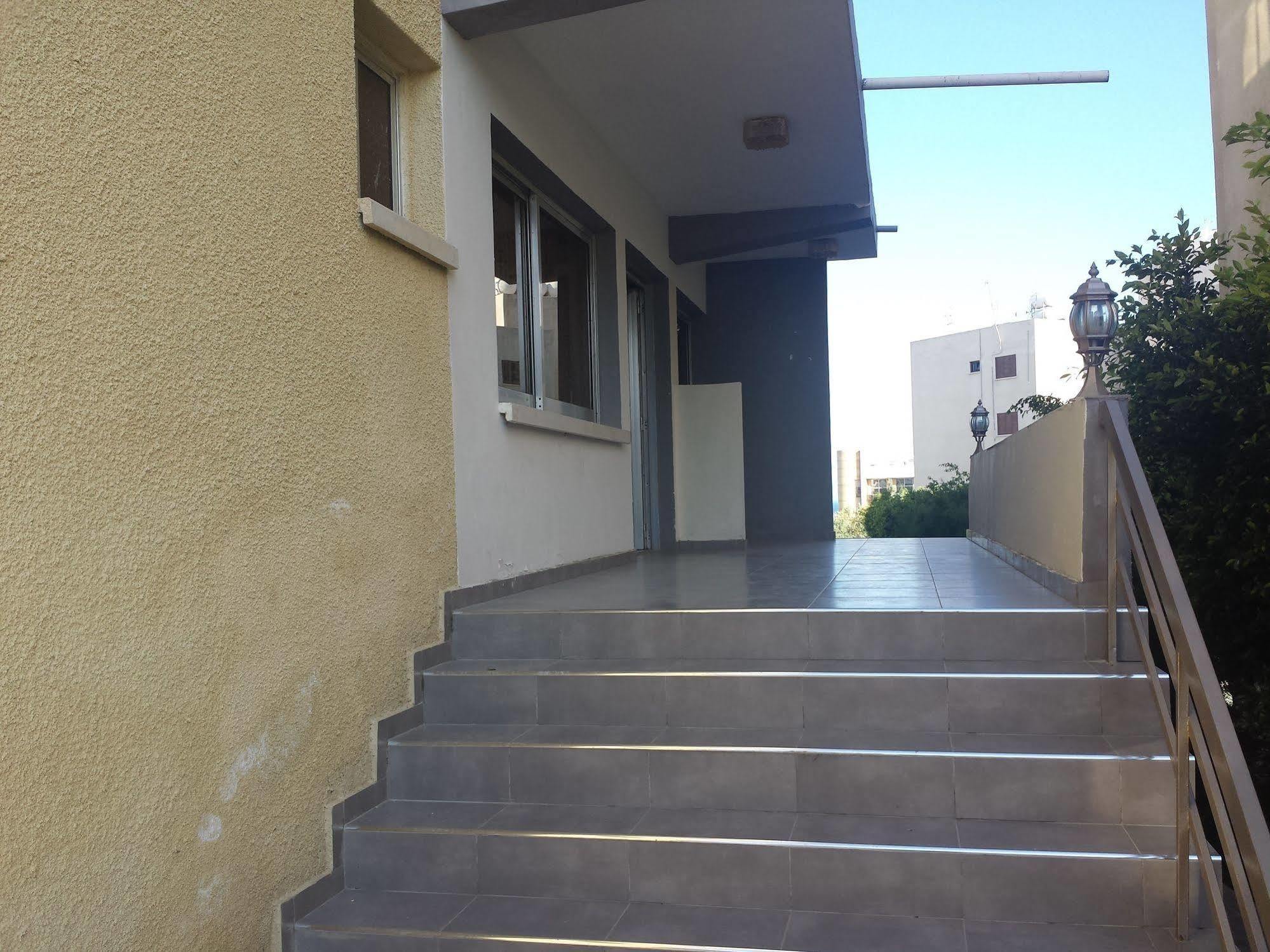 Polyxeni Hotel Apartments Limassol Kültér fotó