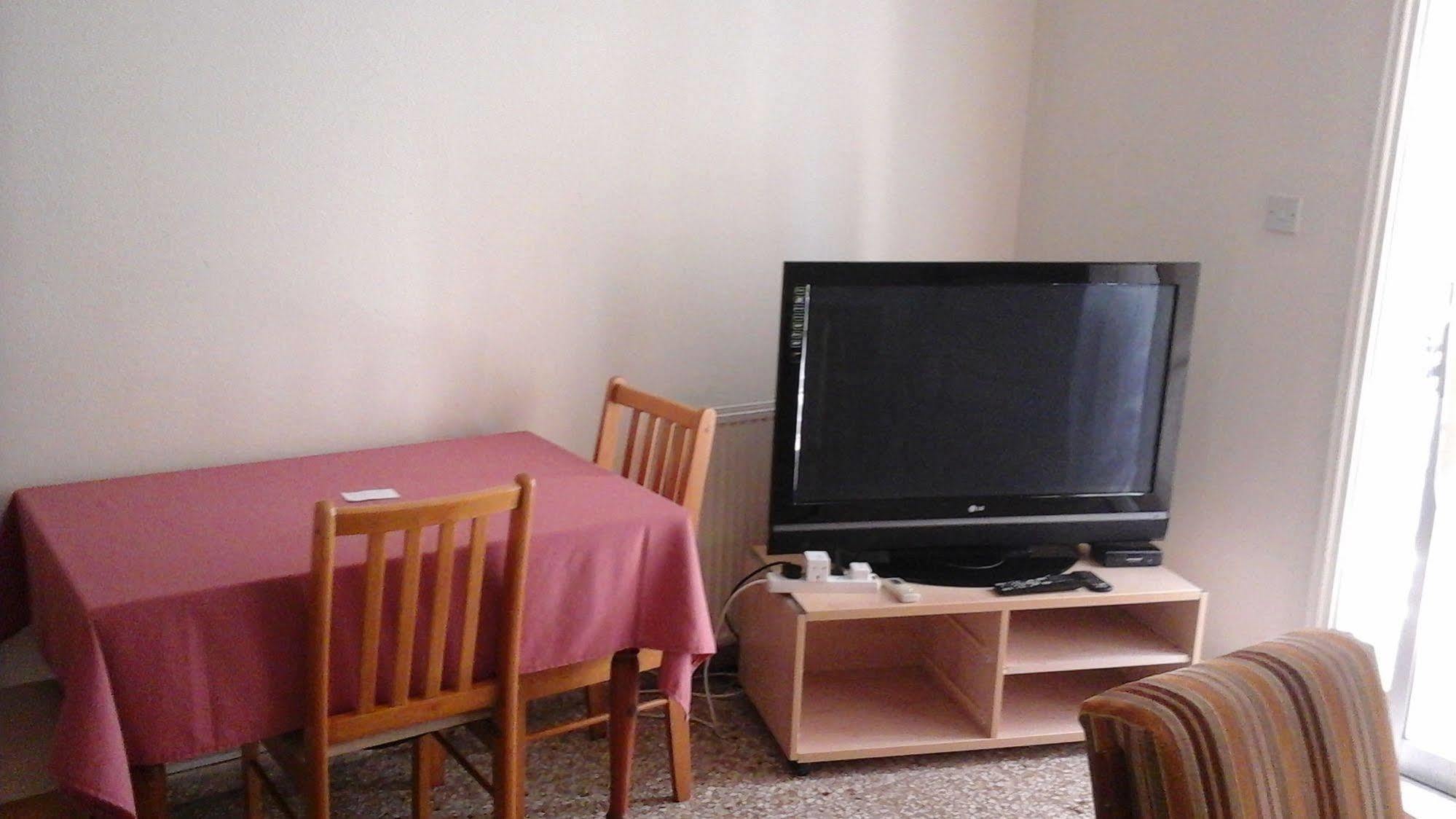 Polyxeni Hotel Apartments Limassol Kültér fotó