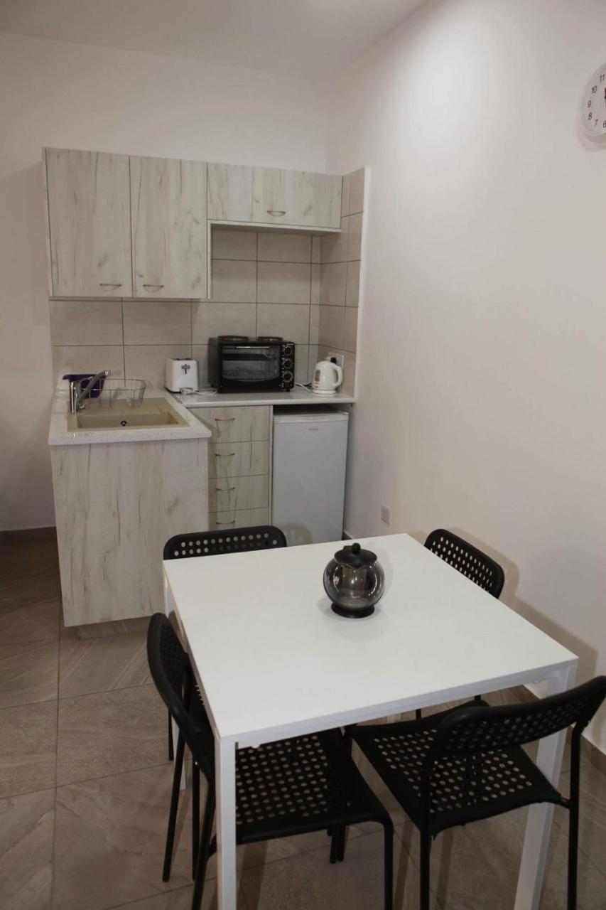Polyxeni Hotel Apartments Limassol Kültér fotó